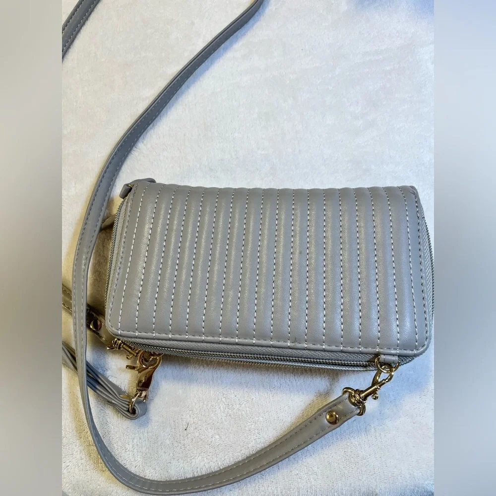 Quilted Gray Women’s Crossbody Bag with Detachable Strap